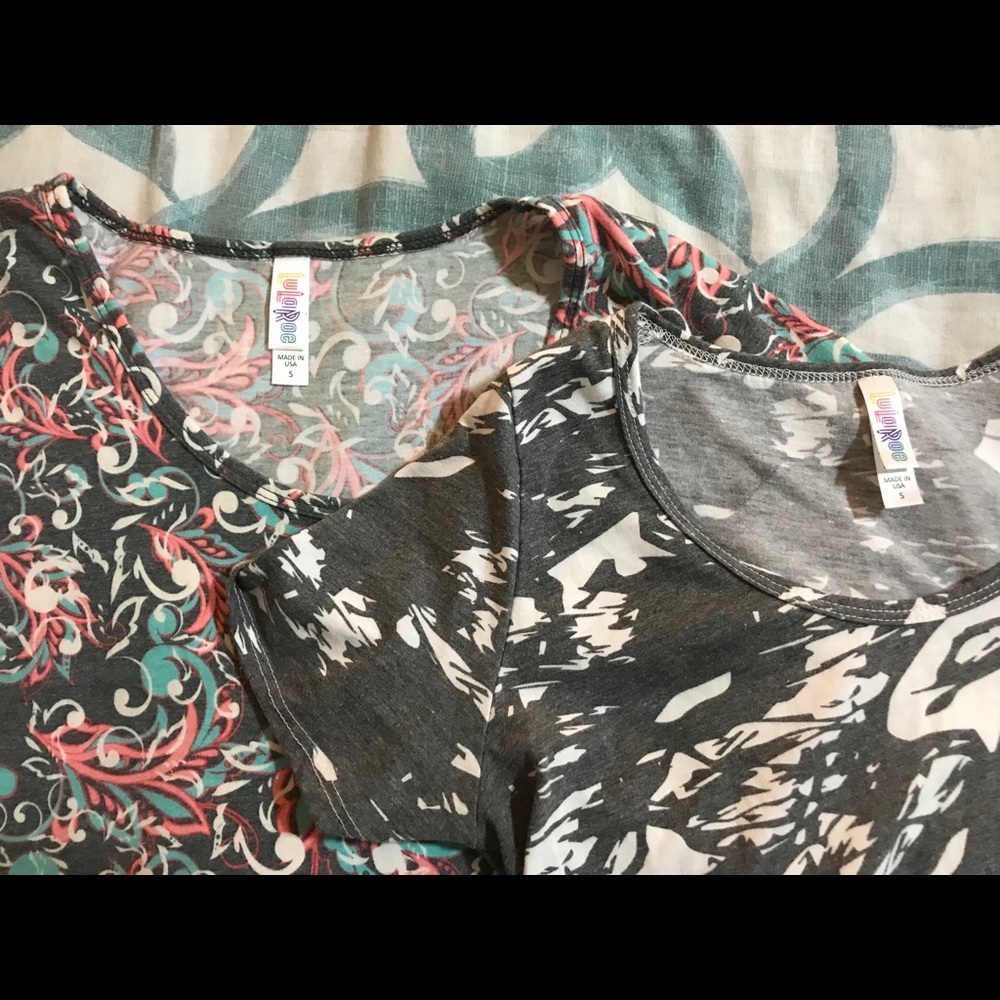 2 LuLaRoe classic Ts